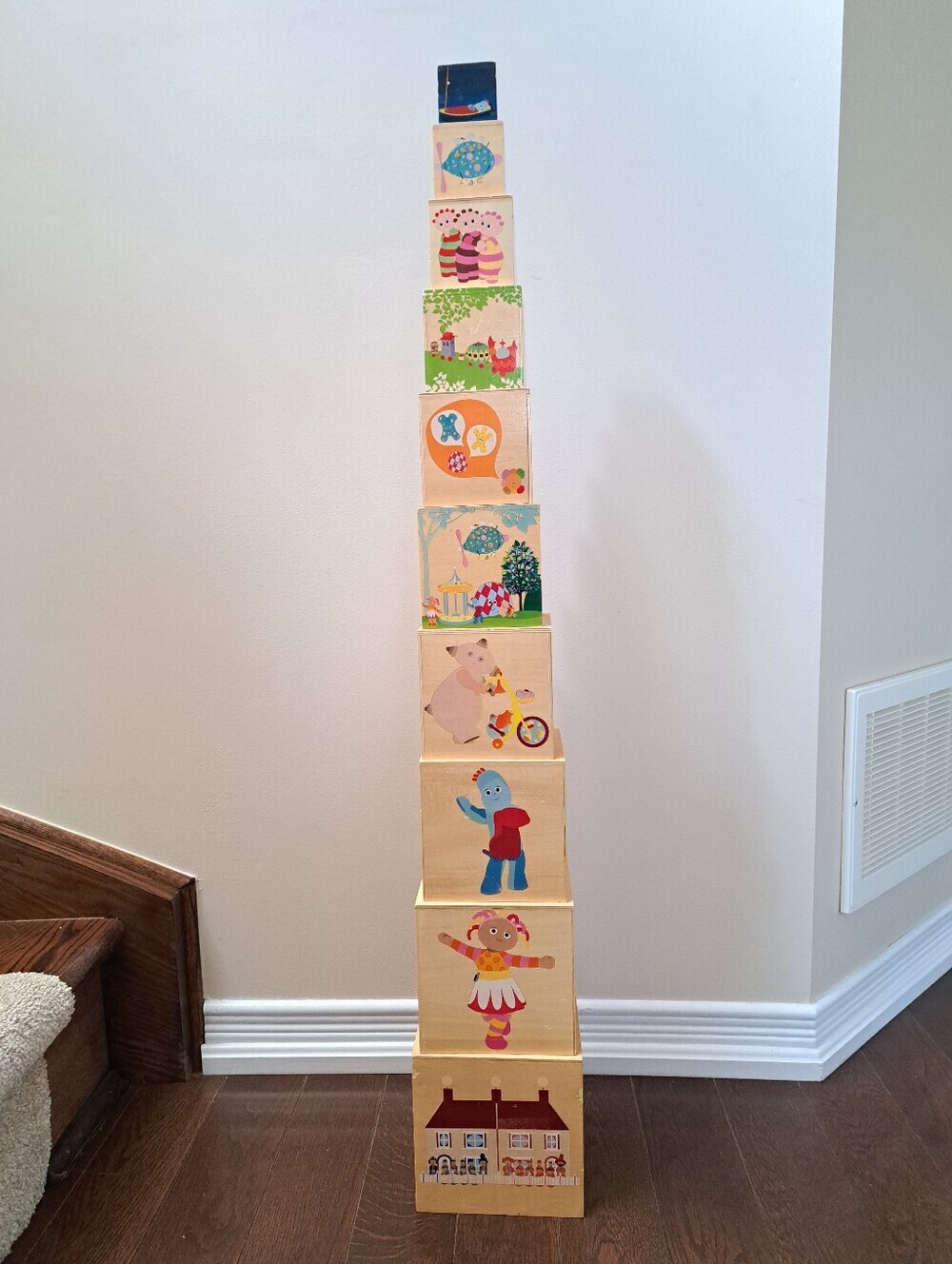In The Night Garden Wood Stacking Nesting Cubes Toy Complete 10pc Iggle Piggle
